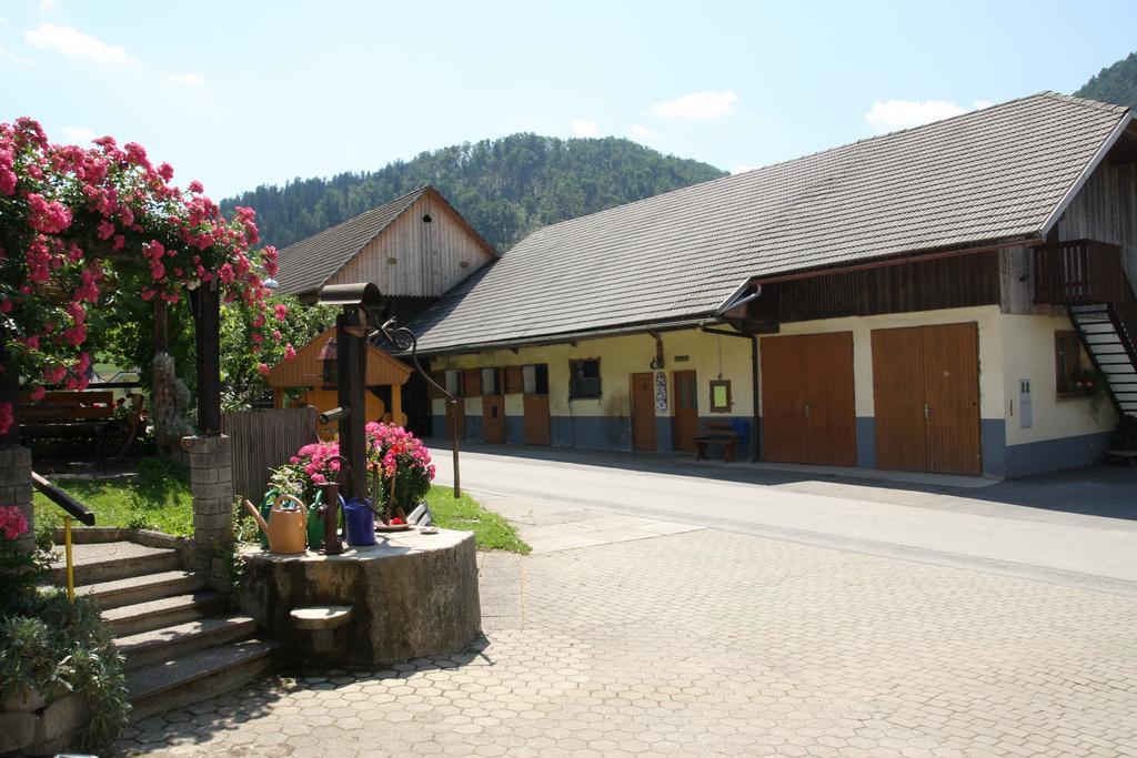 Apartments Pri Bostjanovcu Gorenja Vas  Exterior foto