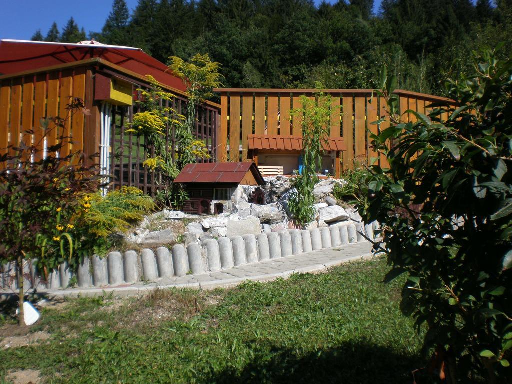 Apartments Pri Bostjanovcu Gorenja Vas  Exterior foto