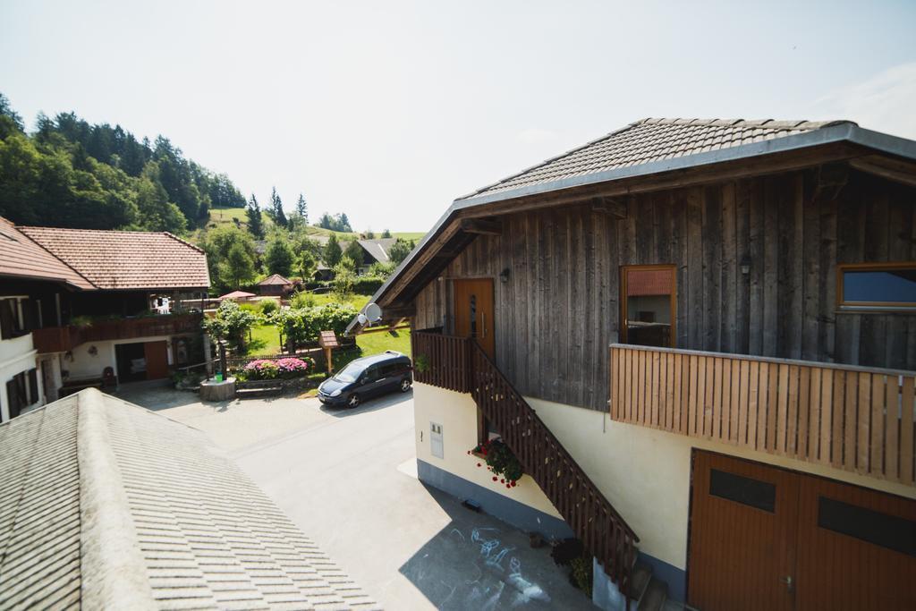 Apartments Pri Bostjanovcu Gorenja Vas  Exterior foto